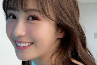 伊藤愛真、サロペットの下は超無防備…爽やかにノーブラ横バスト