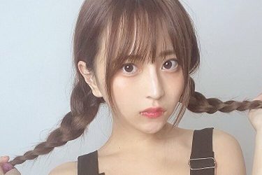 竹内星菜、素肌にサロペットで山盛り美谷間…三つ編みのトキメキ美女