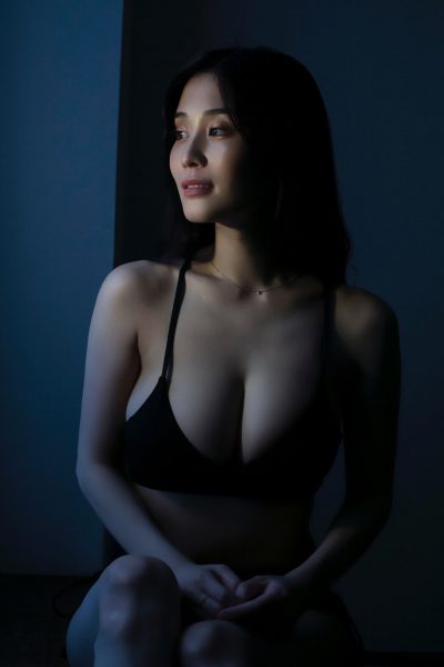 高橋凛、大人の色気全開の黒ビキニカットで圧倒的ボディの画像2