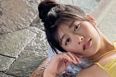 「のぼせちゃった」ちとせよしの、紐ビキニで艶光る火照り肌の極上ボディ