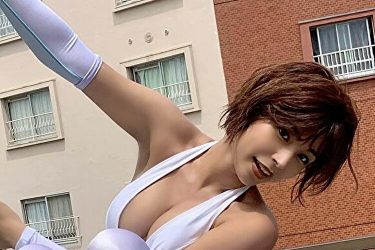 藤井マリー、まるでポールダンサー…美ボディ輝く梯子ショット