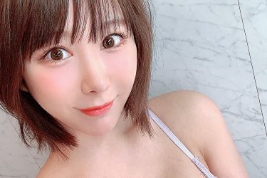 日向葵衣、爽やか自撮りで極上オフパイ