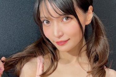 写真集大好評の似鳥沙也加、ツインテスポブラで圧巻スタイル