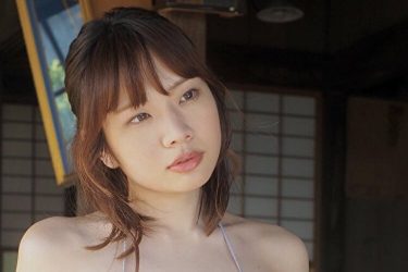 白川のぞみ、眼帯ビキニでモチモチ美バスト2連発