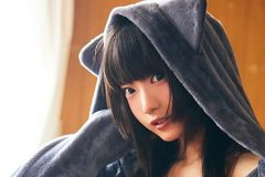 火将ロシエル、猫耳パーカーから溢れる生バスト