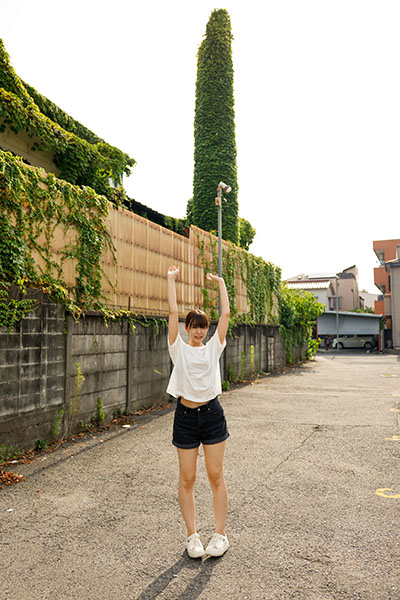 真中つぐ密会グラビア…四畳半に充満する熱気と色香の画像3