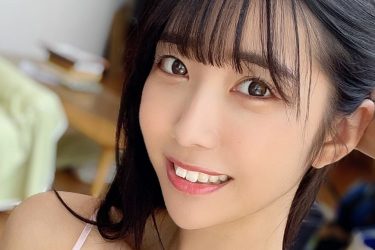 「履いてま……?」天羽希純、安心できないキワどい1枚