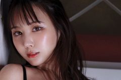 「逆バニーちゃん」日向葵衣、胸の南半球丸見えのハードなハイレグショット