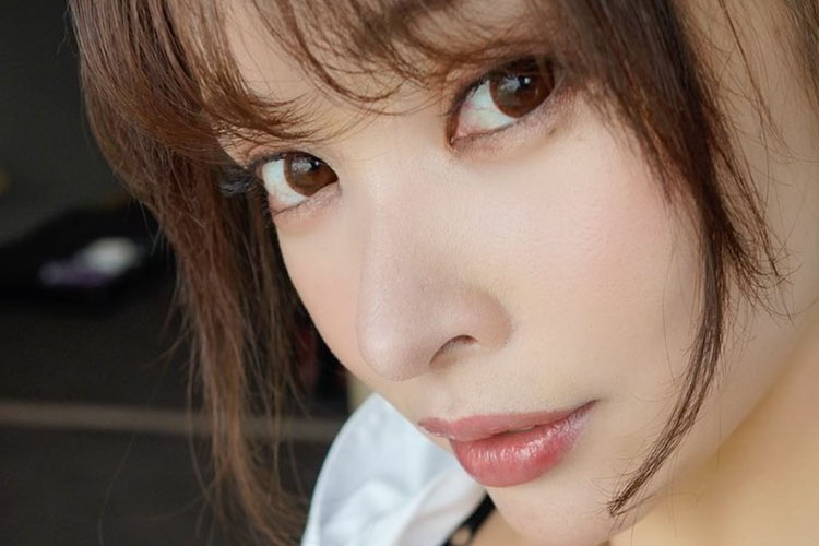 「もっとしたい?」ダリちゅーる、大人美女の愛らしい艶バストの画像1