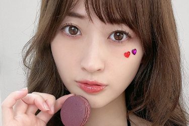 メイリ、マカロン片手にマシュマロ美バストこぼれる激甘ショット