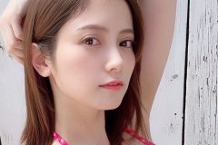 桃月なしこ、完璧ビジュ炸裂のピンクビキニショットと完成度MAXコスプレ