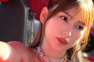 雪平莉左、突き抜けた美貌…ゴージャスビキニで圧巻ビジュアル