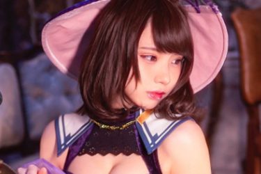 魔女っ子・えなこ、キュートな色気で艶ハロウィン