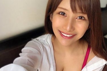 琴井ありさ、美谷間チラリの構ってちゃん