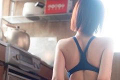 真中つぐ、特大の競泳ヒップで格別の「いいおしりの日」