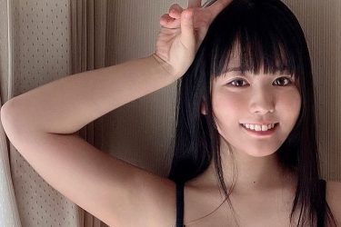 東雲うみ、二刀流グラドルの「いいおなか」