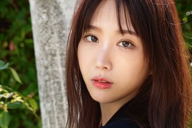 日向葵衣、時には淑女のように…いい女っぷり発揮の黒ワンピショット