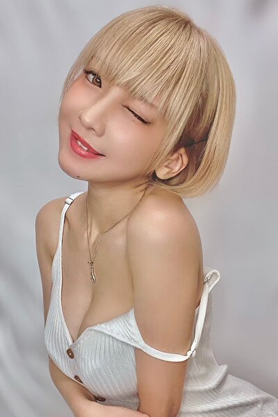 火将ロシエル、ウインク映えるキュートなノーブラキャミの画像2