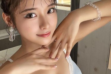 まるぴ、フェチ狙いの強メイク美谷間