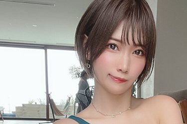 相良ましろ、ペロリと大胆水着の圧巻オフショット