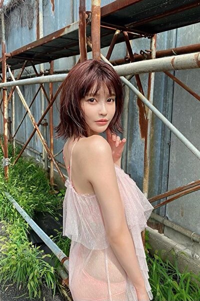岸明日香、ふわふわボディと凛とした美貌の画像2