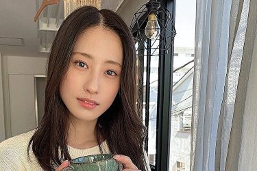 澄田綾乃、優雅に上品に…お嬢様の二度見必至パンチラ