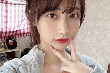 鈴木優香、心打つ美貌と美谷間