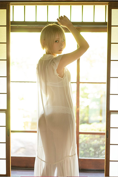 「心が綺麗な人にだけ見える」篠崎こころの美しき透け尻の画像2