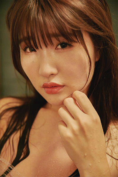 【発売中】原つむぎは、酔うと床で寝るらしい。　Iカップを酔わせてデートできる初単独出版発売中の画像15