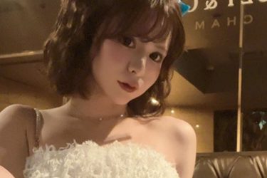 紅羽祐美、アイドルのM字開脚が大反響