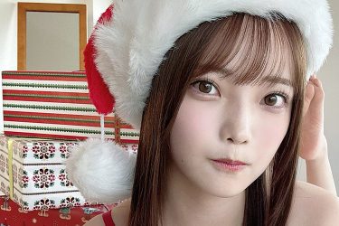 新谷姫加、サンタ水着で抜群ビジュ