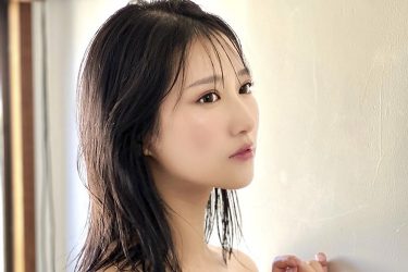 川瀬もえ、色気マシマシの美胸あふれる濡れ髪スタイル