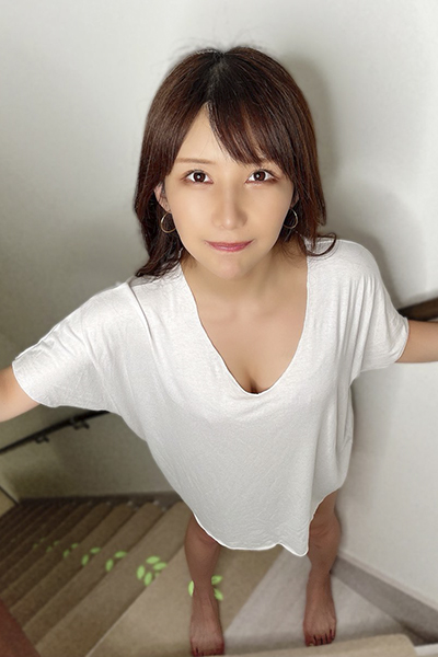 琴井ありさには困ったものだ…興奮と妄想の絶妙おねだりチラリの画像2