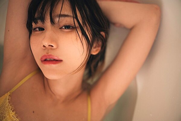 仁藤りさ、フェチと色香の融合グラビア4連発の画像3