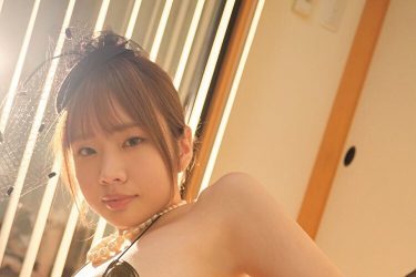 白川のぞみ、超攻撃的アイライン開脚