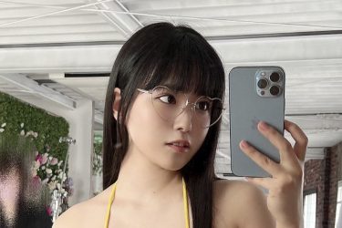 東雲うみ、正月明けのむっちりボディ