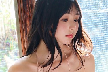 くりえみ、魅惑のヌーディ美バスト