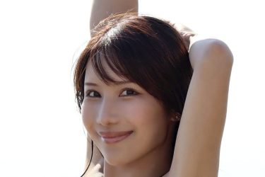 琴井ありさ、健康美あふれる王道ビキニカット