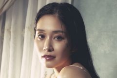 壮絶な過去で話題の高橋凛、濃厚色香の大人グラビア