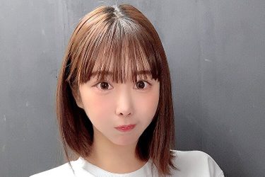 日向葵衣が「脱いだらすごい」を完全再現