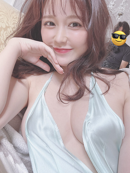 小日向ゆか、ゆるゆるドレスで匂い立つ色香の画像3