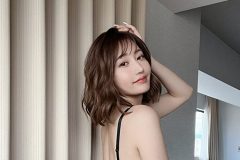 月城まゆ、艶気満点のフルムーンヒップ