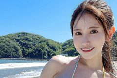 名取くるみ、激アツ極小ビキニ美女