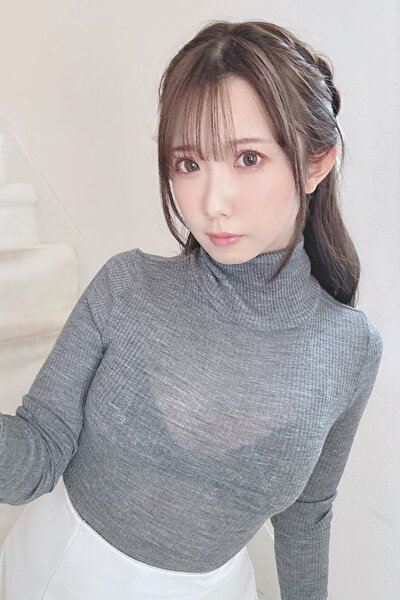 大河もも、黒ブラ透けニットの画像2