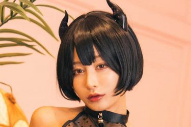 いくみ、丸見えシースルー小悪魔