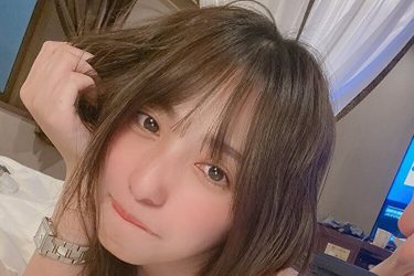 高梨瑞樹、ベッドの上で無防備おねだり