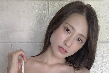 澄田綾乃、ポロリ寸前の無防備バスト