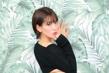 朝比奈祐未、スーパーミニスカ桃ヒップ