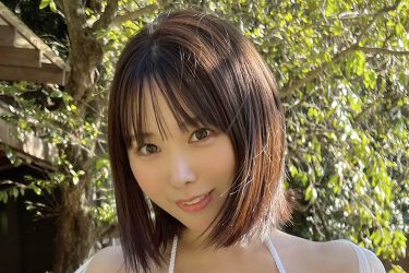 日向葵衣、白ビキニで魅惑のボン・キュ・ボン