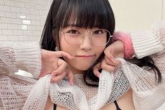 東雲うみ、メガネッ娘はド迫力美バスト